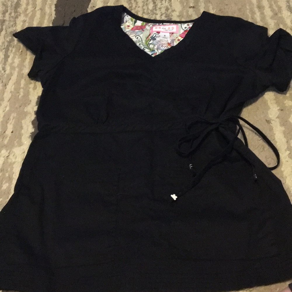 Koi Black Scrub Top Size Small